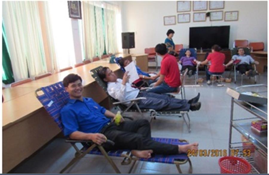 Đoàn viên, CCVC Trung tâm VII hiến máu
