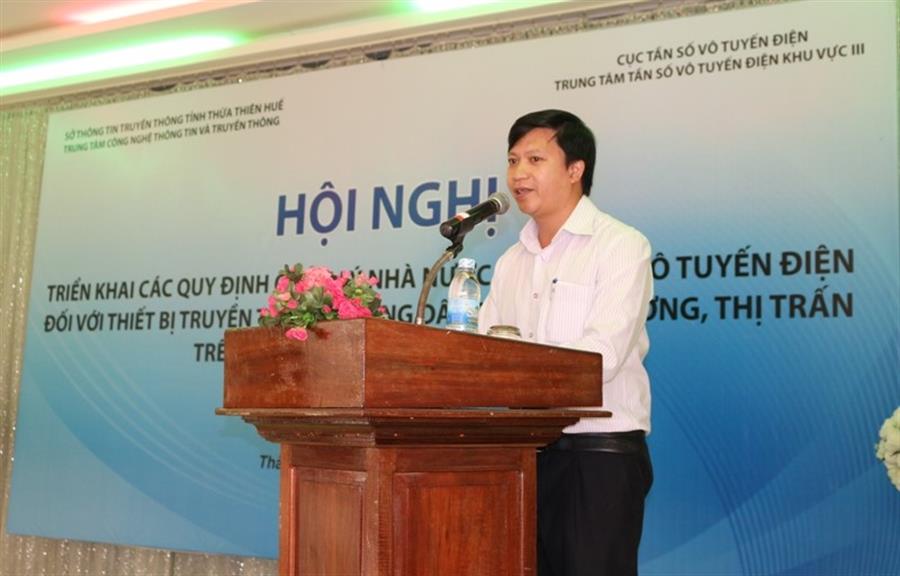 Báo cáo viên trình bày tại Hội nghị