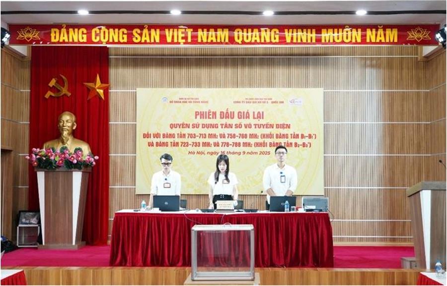 Đấu giá thành công băng tần B1-B1' (758-768 MHz)