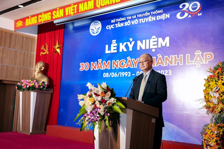 Ông Xayluxa INSISIENGMAY, Cục trưởng Cục Tần số vô tuyến điện, Cộng hòa Dân chủ nhân dân Lào phát biểu