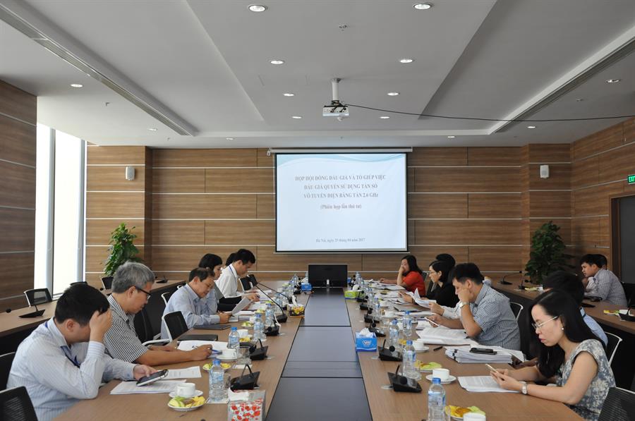  Toàn cảnh Phiên họp