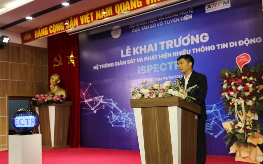 Ông Nguyễn Đạt - Phó Tổng Giám đốc Tập đoàn Công nghiệp - Viễn thông Quân đội phát biểu tại buổi Lễ