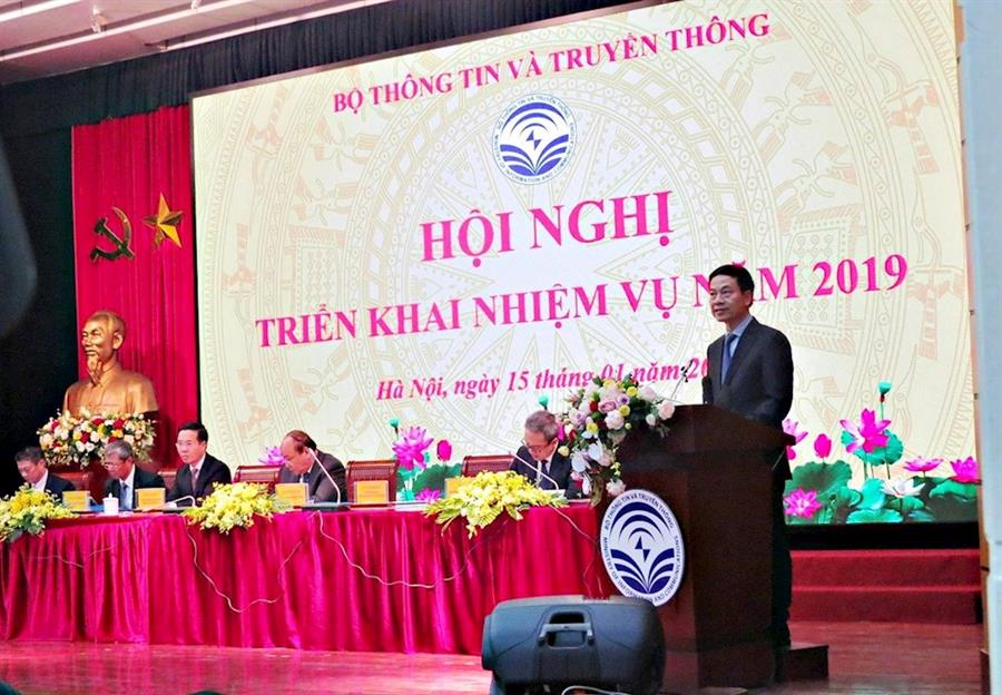 Bộ trưởng Bộ TT&TT Nguyễn Mạnh Hùng cho rằng, Việt Nam đang có cơ hội rất lớn cho ngành ICT và chúng ta phải tận dụng được cơ hội đó để trở thành một Việt Nam hùng cường.