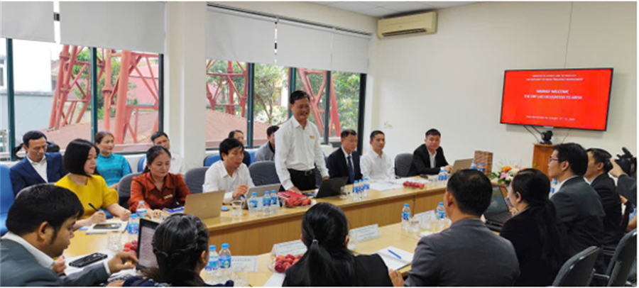 Ông Nguyễn Quý Linh - Giám đốc Sở KHCN tỉnh Nghệ An phát biểu tại buổi làm việc