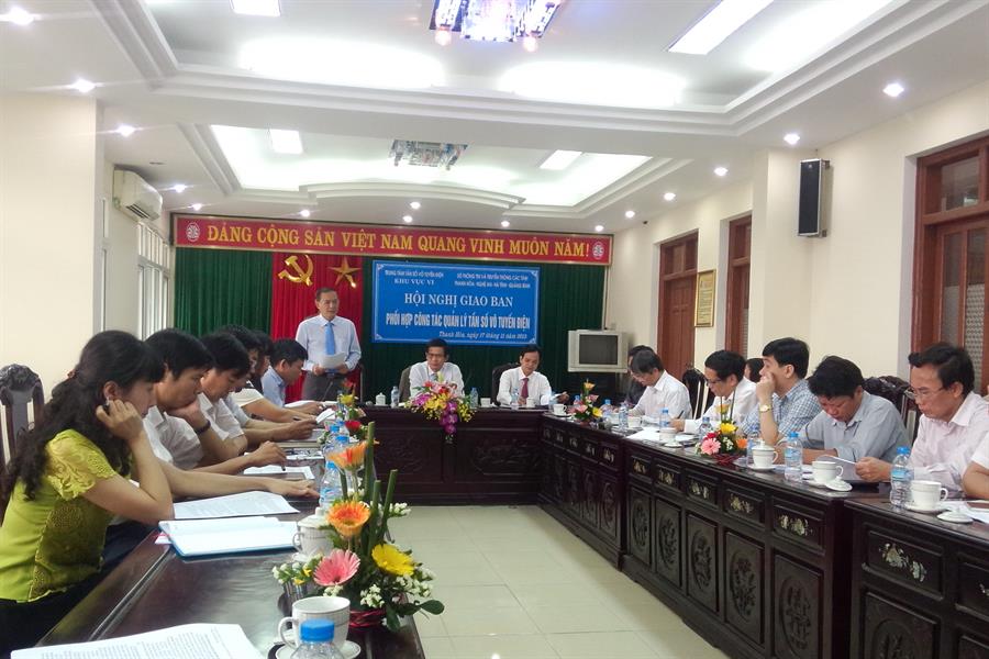 Ông Nguyễn Thế Cường trình bày báo cáo tại Hội nghị