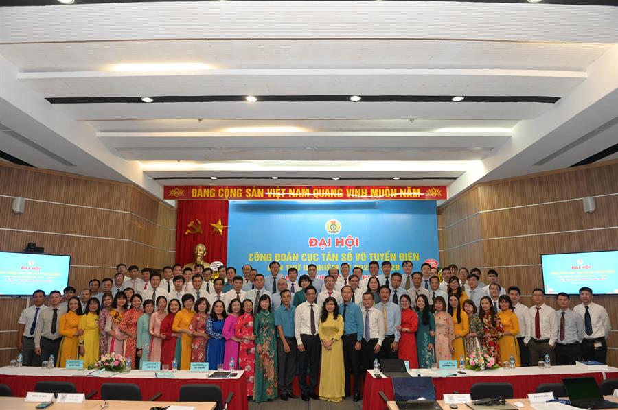 Toàn thể khách mời và các đại biểu tham dự Đại hội chụp hình kỷ niệm