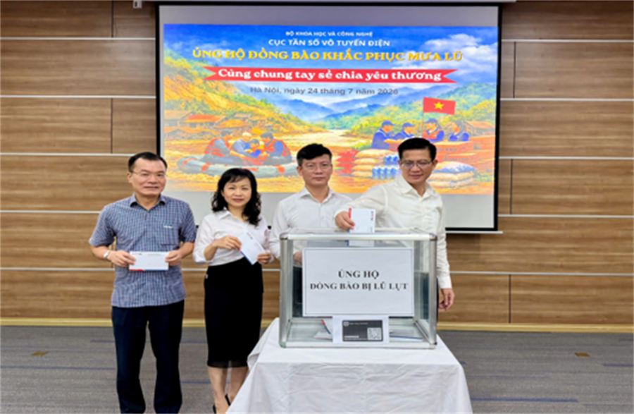 Tập thể Lãnh đạo Cục tham gia quyên góp, ủng hộ đồng bào các tỉnh miền núi phía Bắc